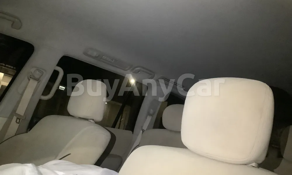 Vehicle photo 9