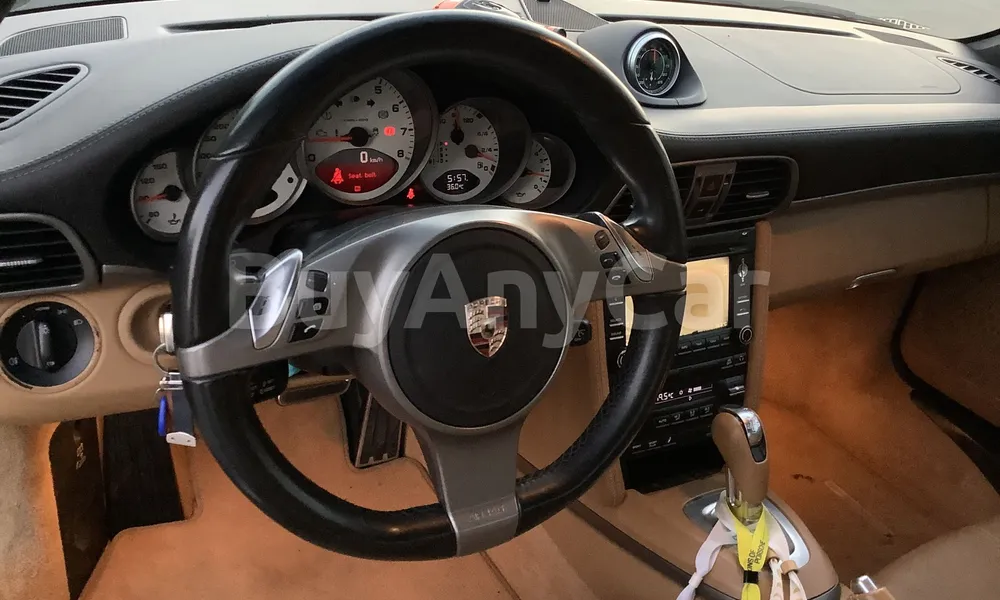 Vehicle photo 8
