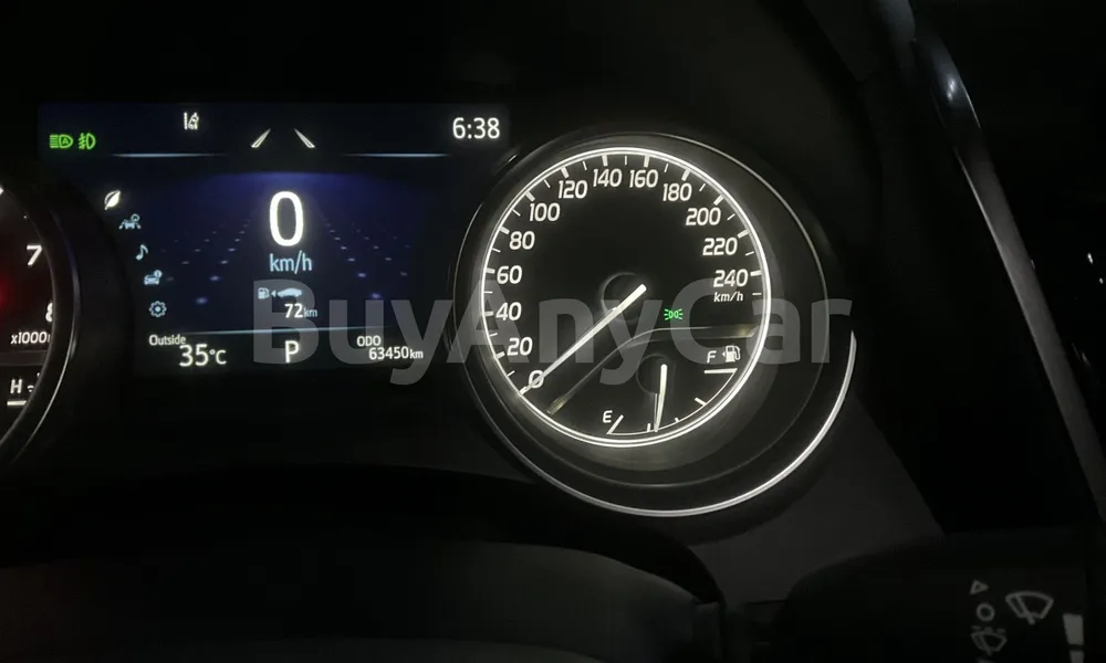 Vehicle photo 6