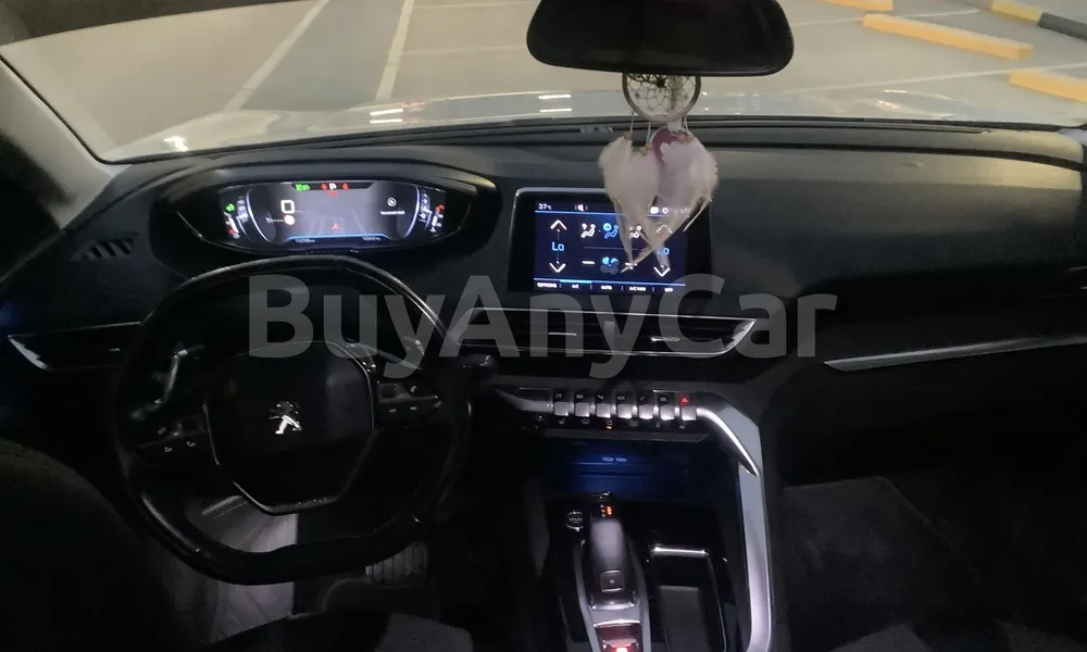 Vehicle photo 8