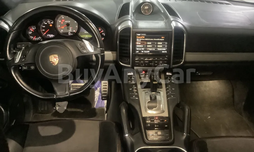 Vehicle photo 9