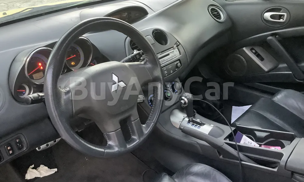 Vehicle photo 9