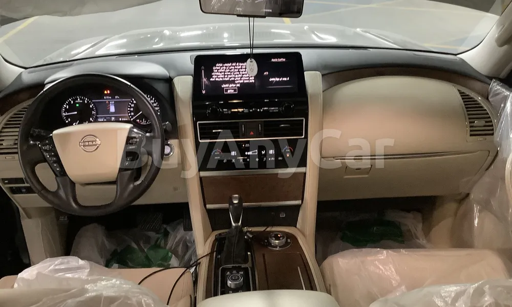 Vehicle photo 9