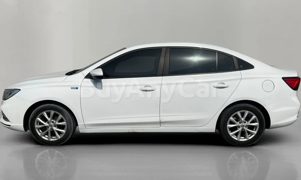 Vehicle photo 4