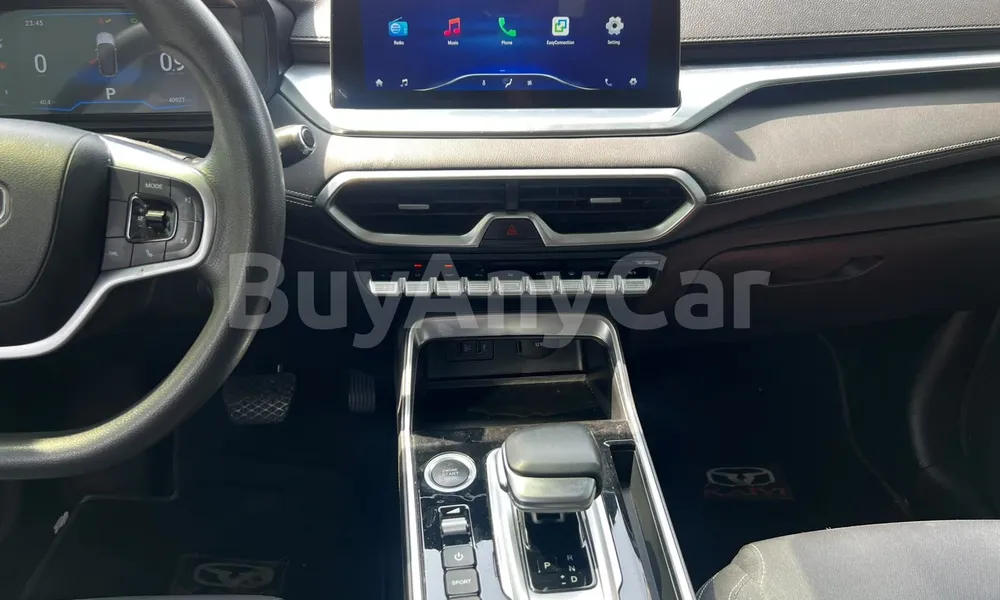 Vehicle photo 7