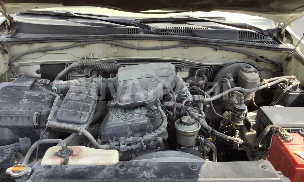 Vehicle photo 6