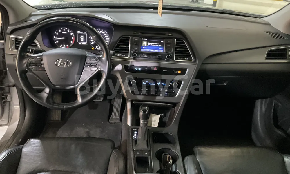 Vehicle photo 8