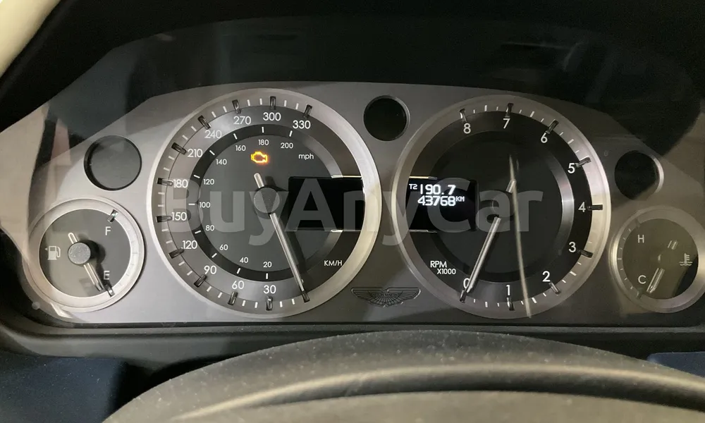 Vehicle photo 7
