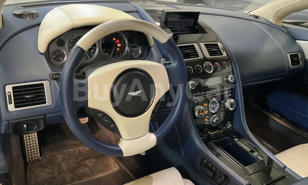 Vehicle photo 8