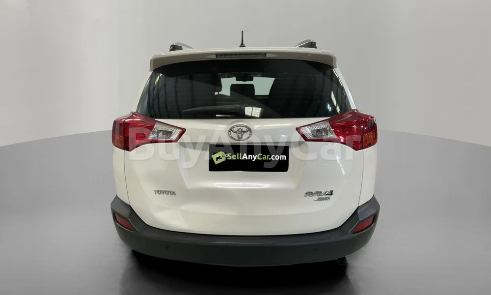 Vehicle photo 2