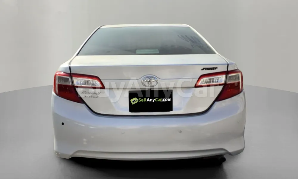 Vehicle photo 2