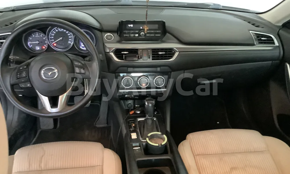 Vehicle photo 8