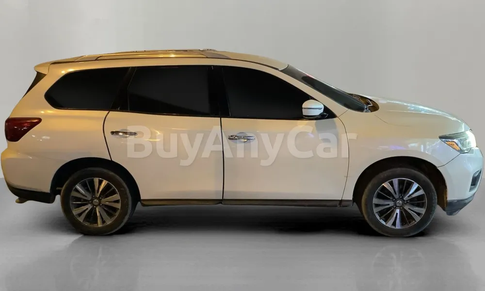 Vehicle photo 3
