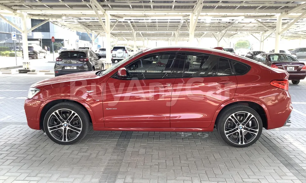 Vehicle photo 4