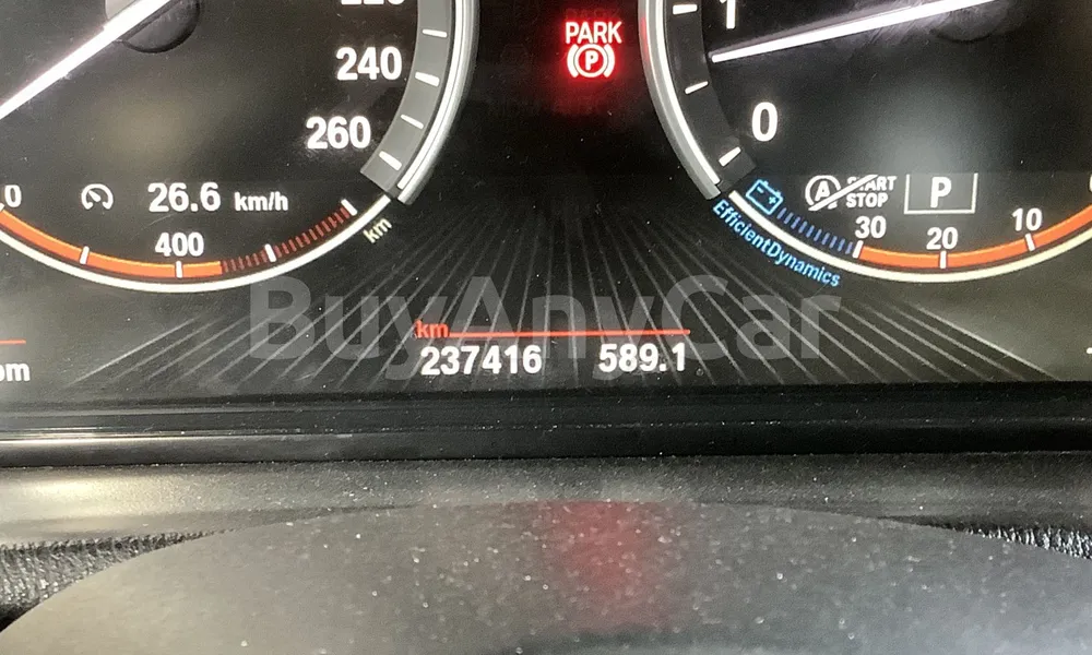 Vehicle photo 9