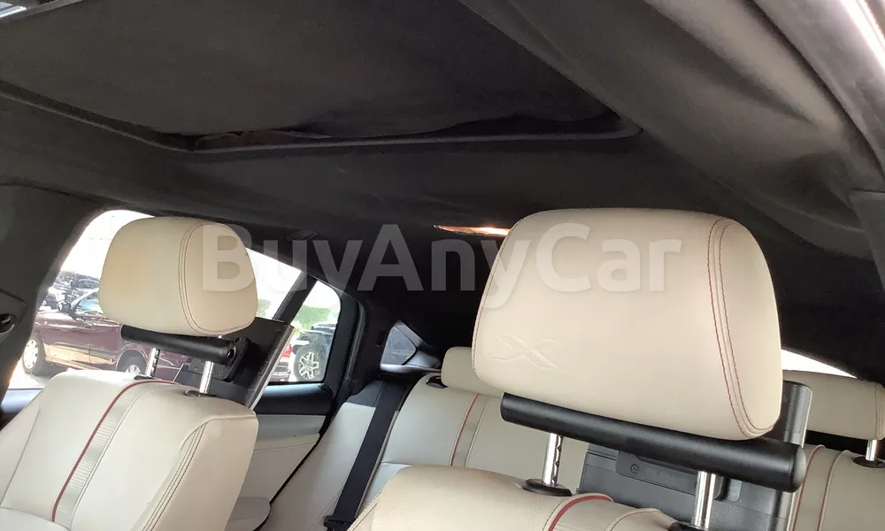 Vehicle photo 7