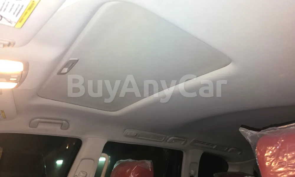 Vehicle photo 7