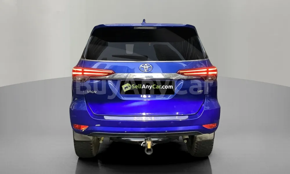 Vehicle photo 2