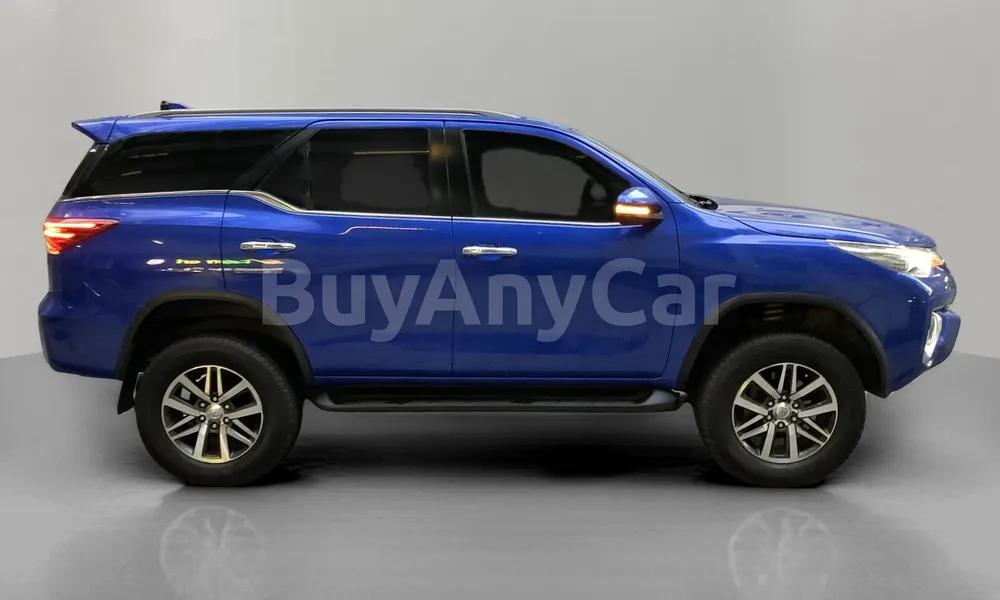 Vehicle photo 3