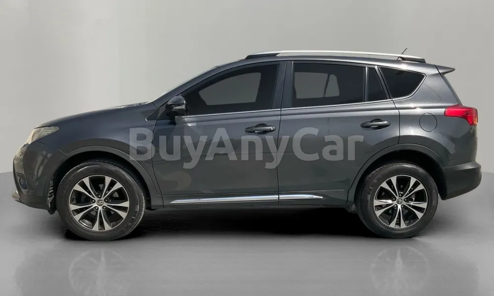 Vehicle photo 5