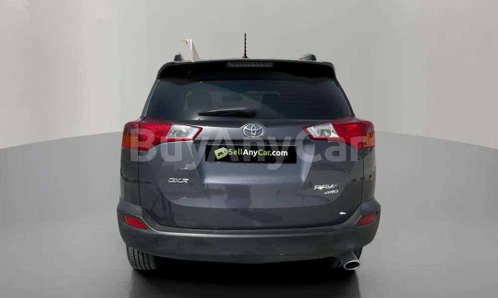 Vehicle photo 2