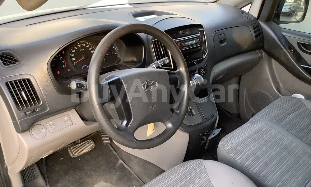 Vehicle photo 9