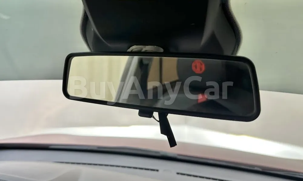 Vehicle photo 12