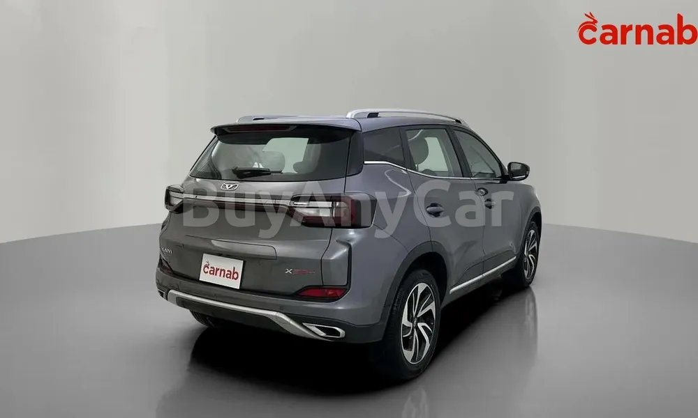Vehicle photo 9
