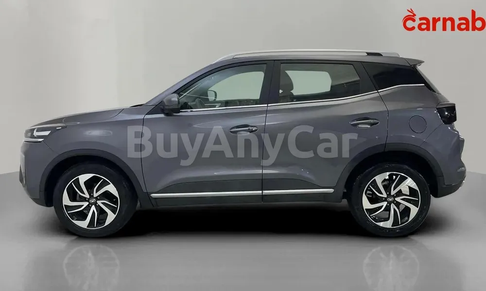 Vehicle photo 4