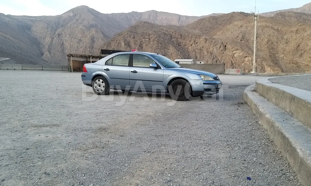 Vehicle photo 2