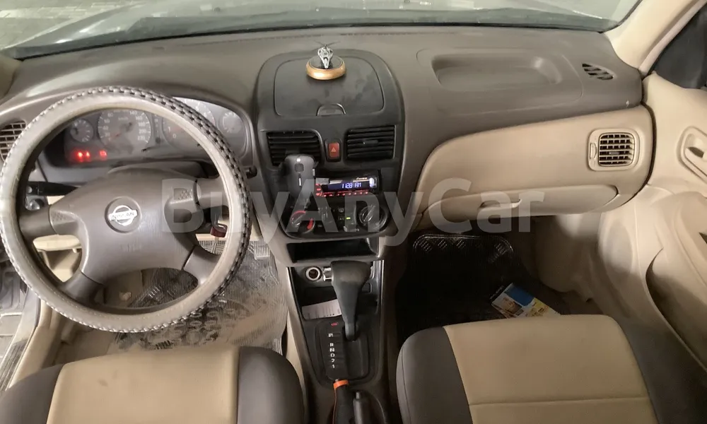Vehicle photo 8