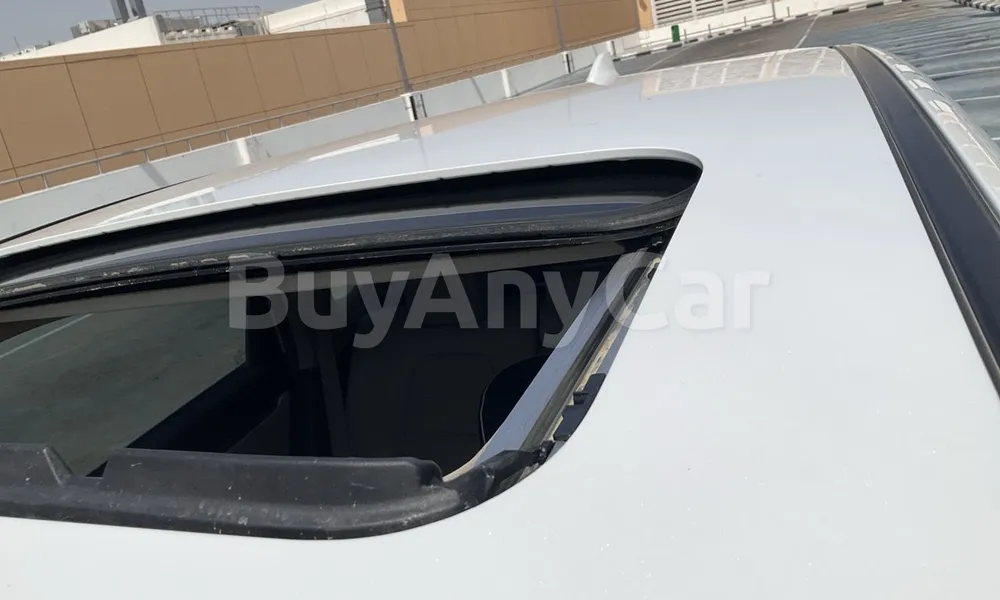 Vehicle photo 5