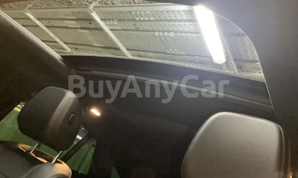 Vehicle photo 9