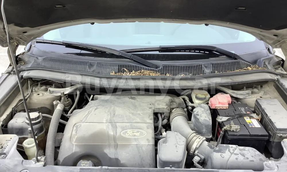 Vehicle photo 6
