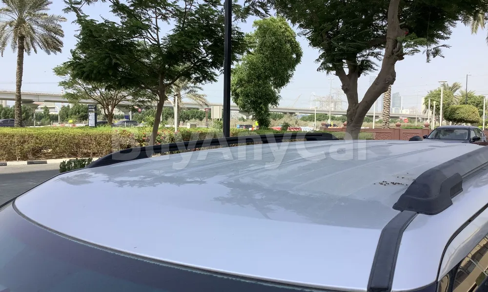 Vehicle photo 5