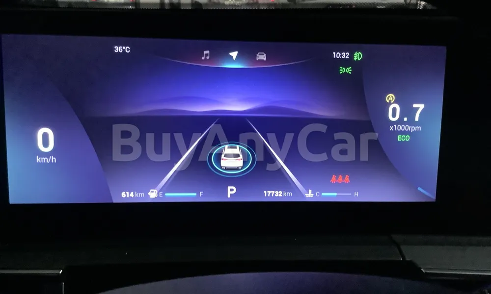 Vehicle photo 6