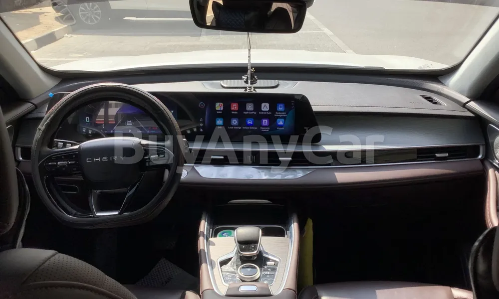 Vehicle photo 7