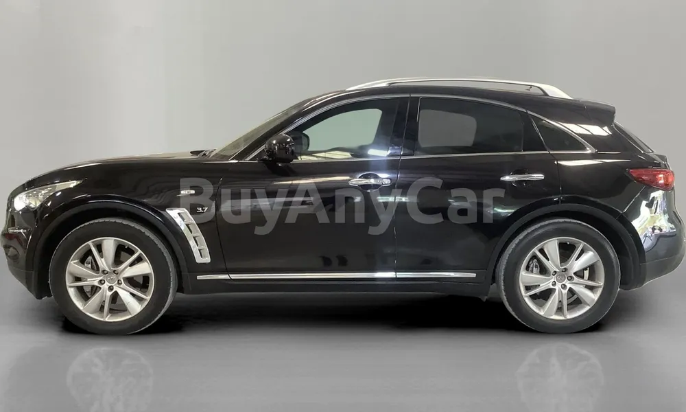 Vehicle photo 3