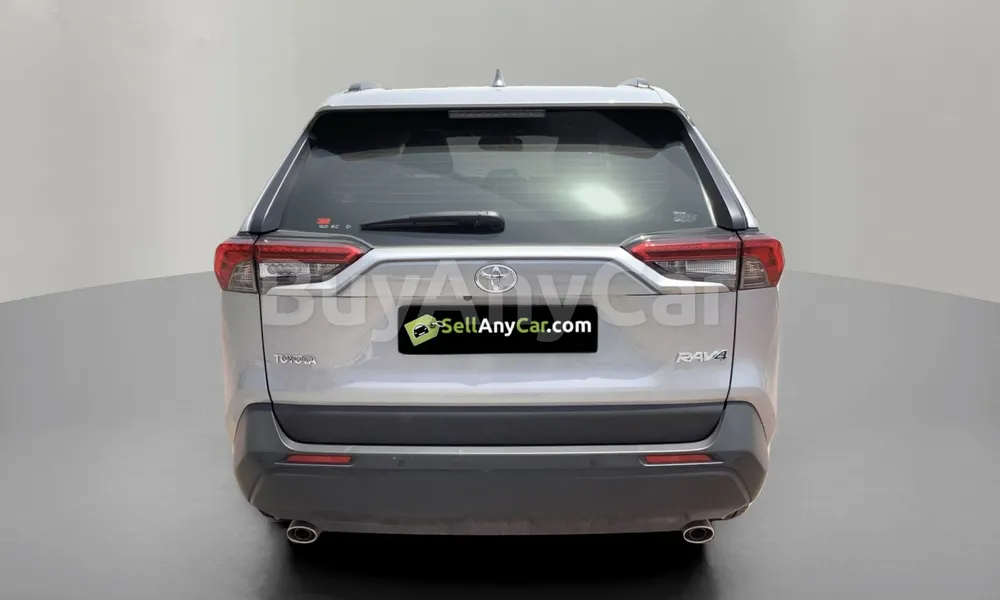 Vehicle photo 2