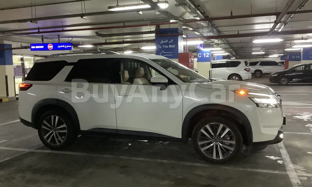 Vehicle photo 3