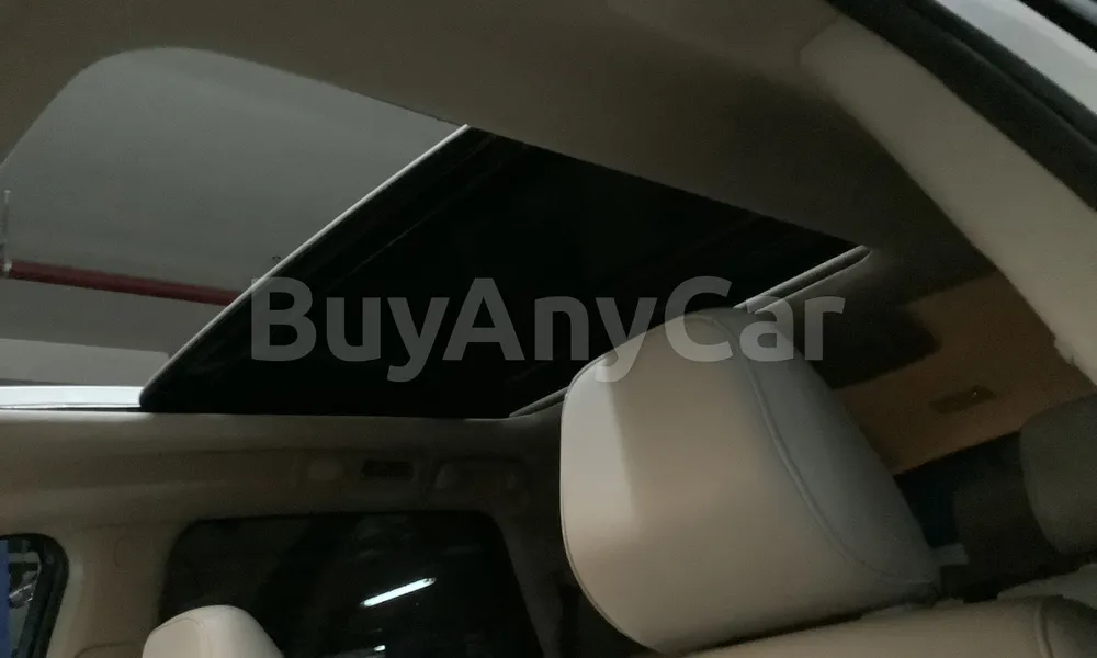 Vehicle photo 9