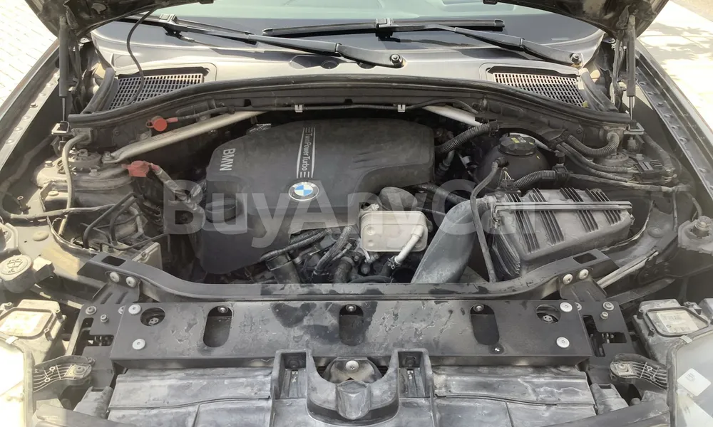 Vehicle photo 6
