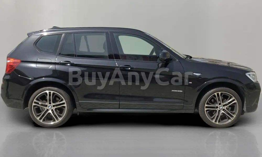 Vehicle photo 4
