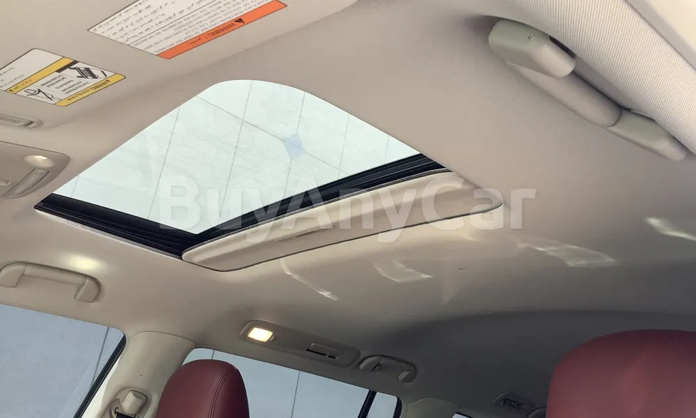 Vehicle photo 9