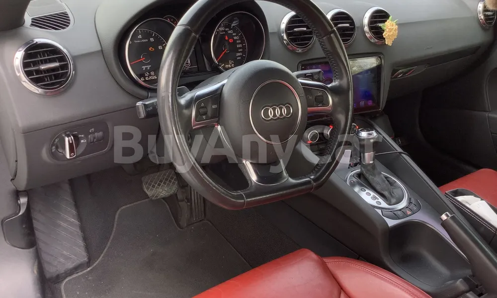 Vehicle photo 9