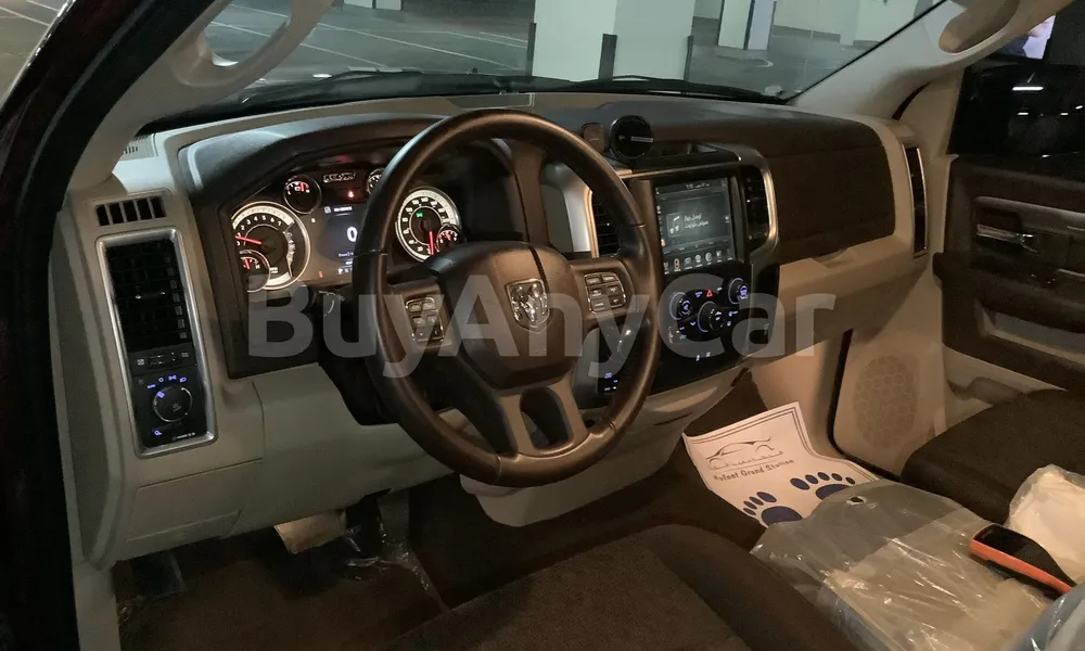 Vehicle photo 8