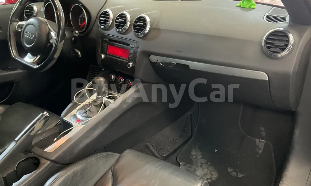 Vehicle photo 8