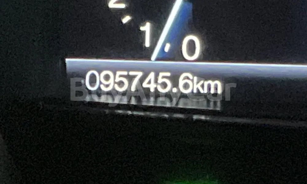 Vehicle photo 7