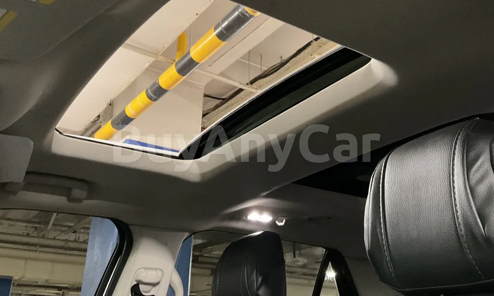 Vehicle photo 9