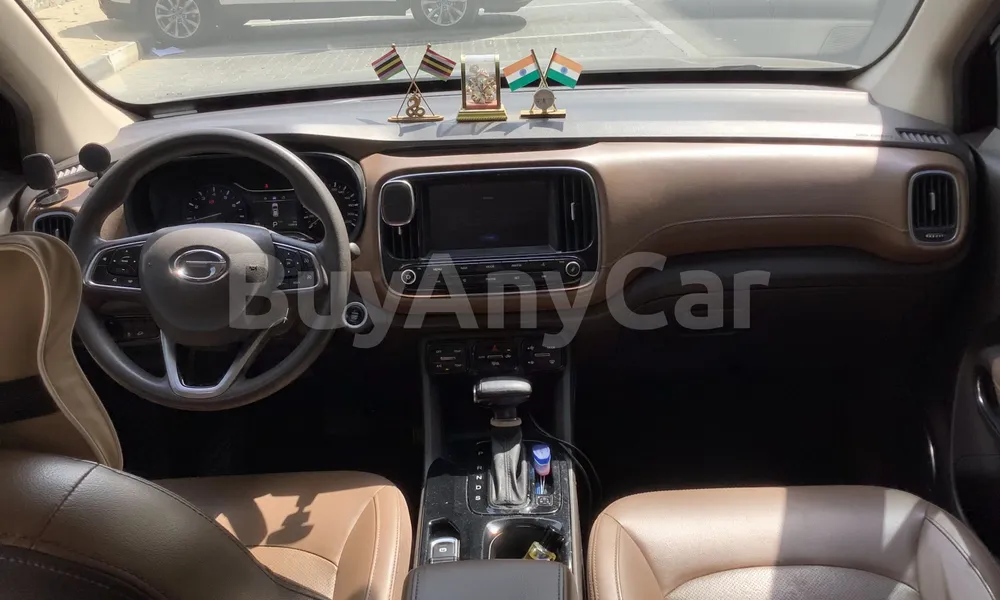 Vehicle photo 8